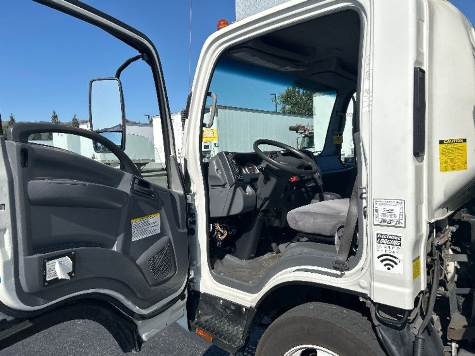 Refrigerated Truck-Light and Medium Duty Trucks-Isuzu-2019-NRR-West Sacramento-CA-170,129\n\t\tmiles-$ 44,000 - Image 16