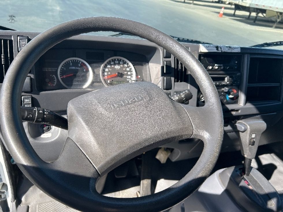 Refrigerated Truck-Light and Medium Duty Trucks-Isuzu-2019-NRR-West Sacramento-CA-170,129\n\t\tmiles-$ 44,000 - Image 18
