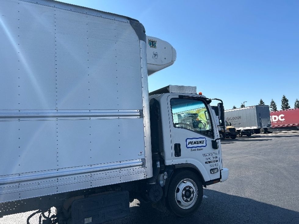 Refrigerated Truck-Light and Medium Duty Trucks-Isuzu-2019-NRR-West Sacramento-CA-170,129\n\t\tmiles-$ 44,000 - Image 26