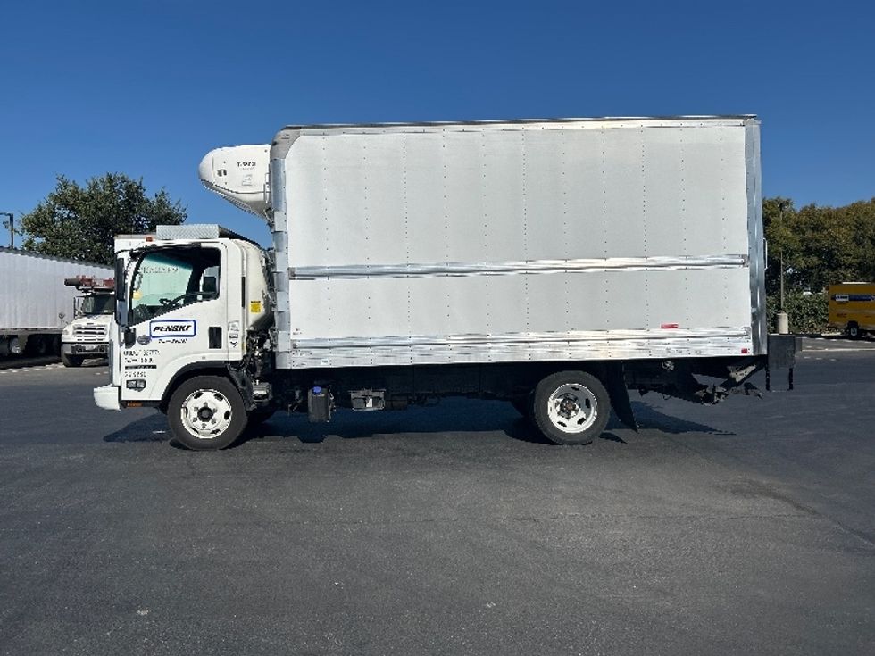 Refrigerated Truck-Light and Medium Duty Trucks-Isuzu-2019-NRR-West Sacramento-CA-170,129\n\t\tmiles-$ 44,000 - Image 4