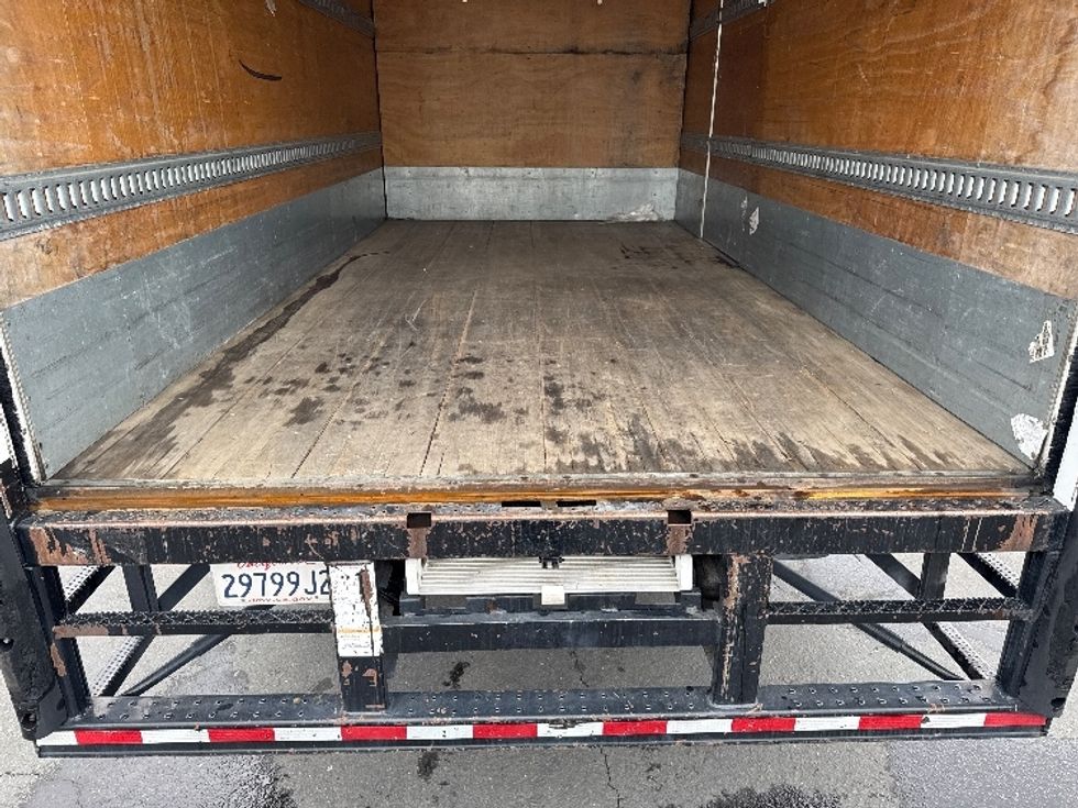 Refrigerated Truck-Light and Medium Duty Trucks-Isuzu-2019-NRR-West Sacramento-CA-250,871\n\t\tmiles-$ 23,250 - Image 10