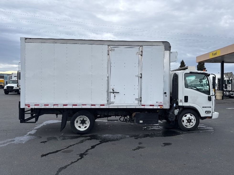 Refrigerated Truck-Light and Medium Duty Trucks-Isuzu-2019-NRR-West Sacramento-CA-250,871\n\t\tmiles-$ 23,250 - Image 15