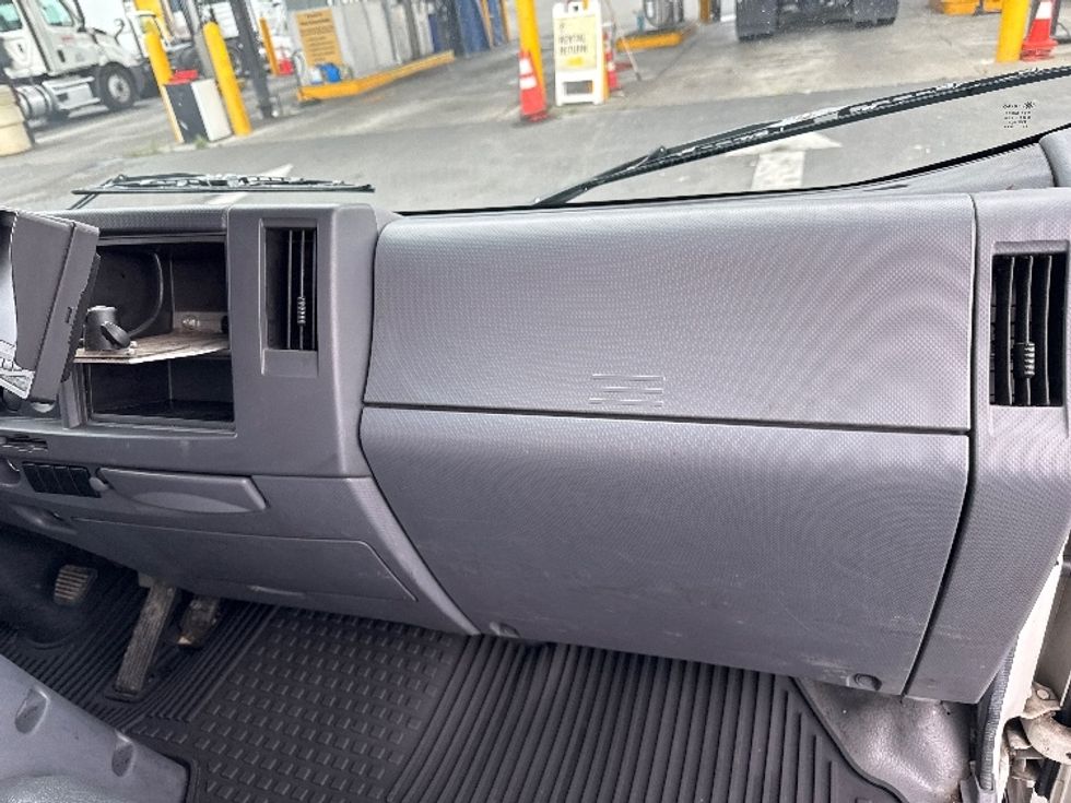Refrigerated Truck-Light and Medium Duty Trucks-Isuzu-2019-NRR-West Sacramento-CA-250,871\n\t\tmiles-$ 23,250 - Image 21