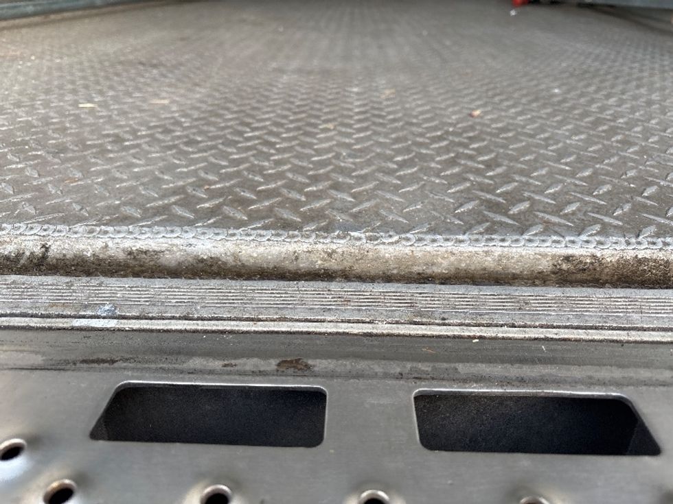 Refrigerated Truck-Light and Medium Duty Trucks-Isuzu-2020-FTR-Columbus-OH-137,900\n\t\tmiles-$ 53,500 - Image 9