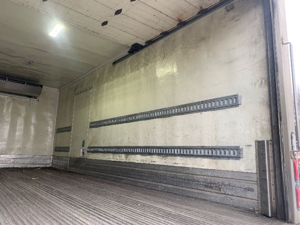 Refrigerated Truck-Light and Medium Duty Trucks-Isuzu-2020-FTR-Franklin-MA-115,125\n\t\tmiles-$ 60,750 - Image 12