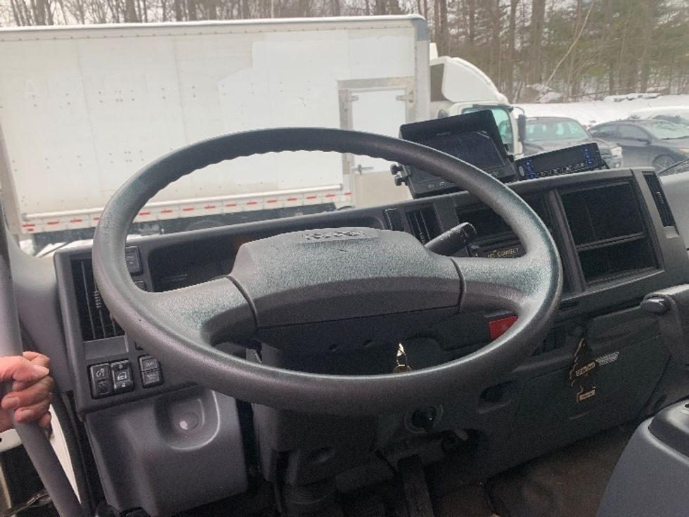 Refrigerated Truck-Light and Medium Duty Trucks-Isuzu-2020-FTR-Franklin-MA-115,125\n\t\tmiles-$ 60,750 - Image 18