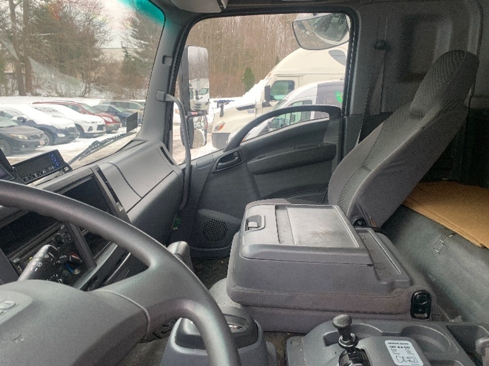 Refrigerated Truck-Light and Medium Duty Trucks-Isuzu-2020-FTR-Franklin-MA-115,125\n\t\tmiles-$ 60,750 - Image 19