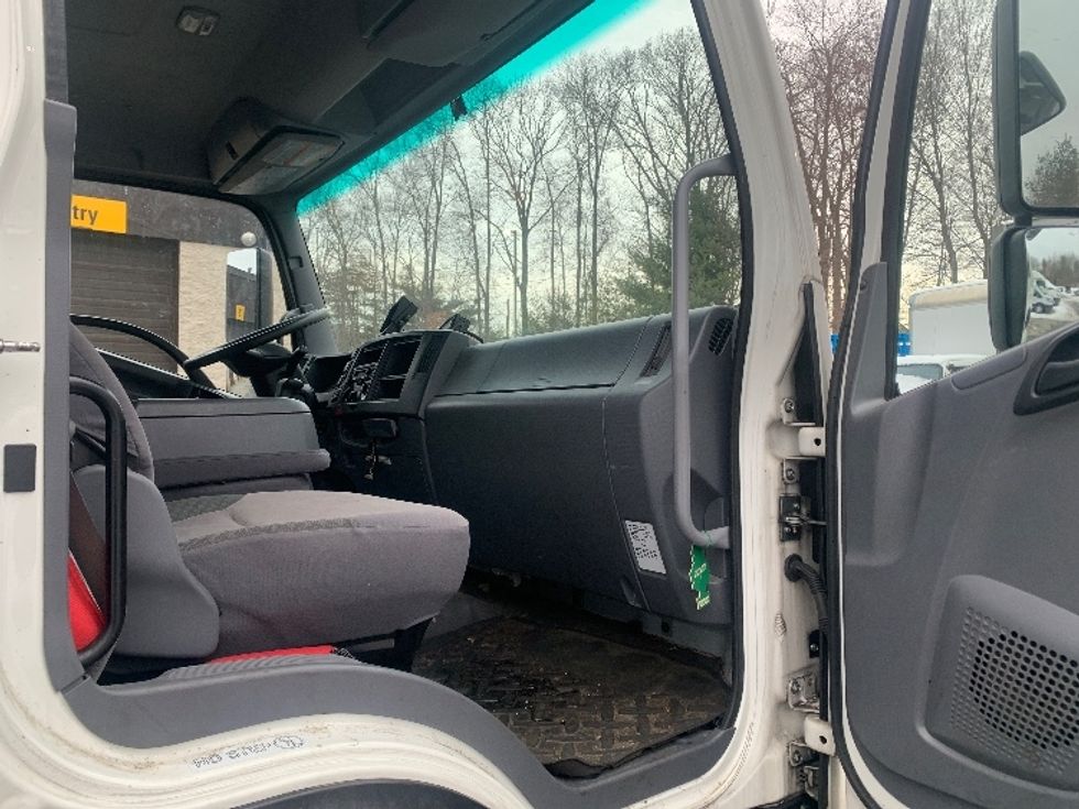 Refrigerated Truck-Light and Medium Duty Trucks-Isuzu-2020-FTR-Franklin-MA-115,125\n\t\tmiles-$ 60,750 - Image 20