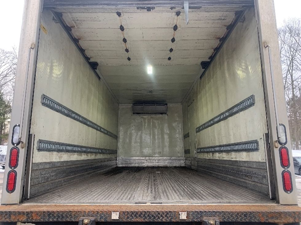 Refrigerated Truck-Light and Medium Duty Trucks-Isuzu-2020-FTR-Franklin-MA-115,125\n\t\tmiles-$ 60,750 - Image 8