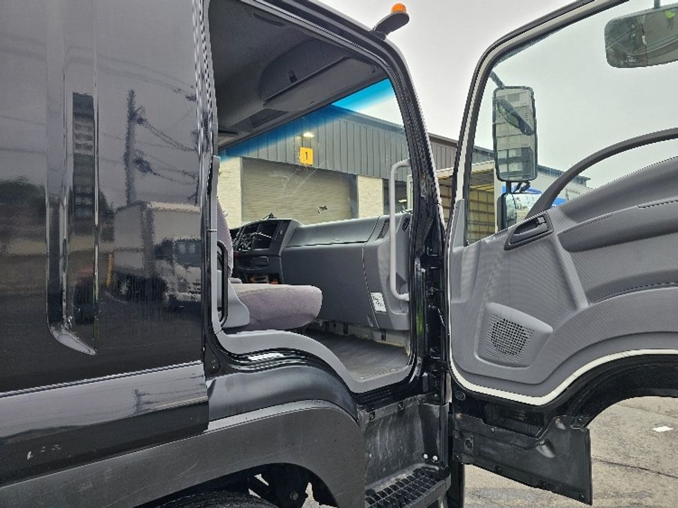 Refrigerated Truck-Light and Medium Duty Trucks-Isuzu-2020-FTR-North Bergen-NJ-189,475\n\t\tmiles-$ 45,250 - Image 19