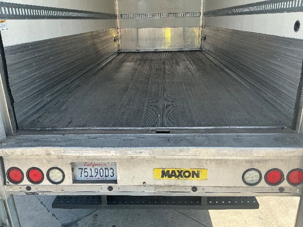 Refrigerated Truck-Light and Medium Duty Trucks-Isuzu-2020-FTR-Torrance-CA-33,306\n\t\tmiles-$ 64,250 - Image 10