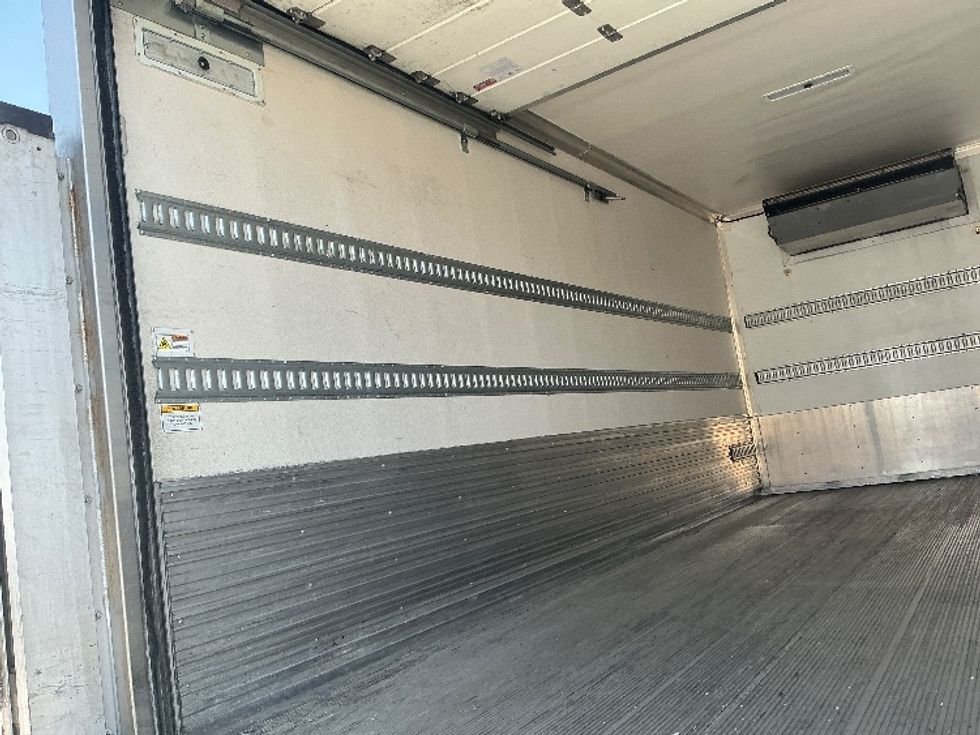 Refrigerated Truck-Light and Medium Duty Trucks-Isuzu-2020-FTR-Torrance-CA-33,306\n\t\tmiles-$ 64,250 - Image 11