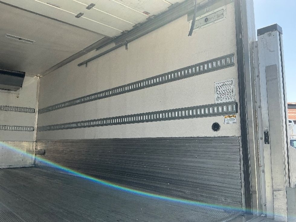 Refrigerated Truck-Light and Medium Duty Trucks-Isuzu-2020-FTR-Torrance-CA-33,306\n\t\tmiles-$ 64,250 - Image 12