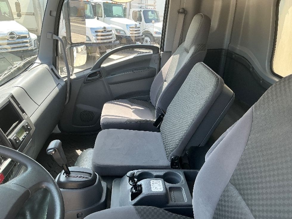 Refrigerated Truck-Light and Medium Duty Trucks-Isuzu-2020-FTR-Torrance-CA-33,306\n\t\tmiles-$ 64,250 - Image 19