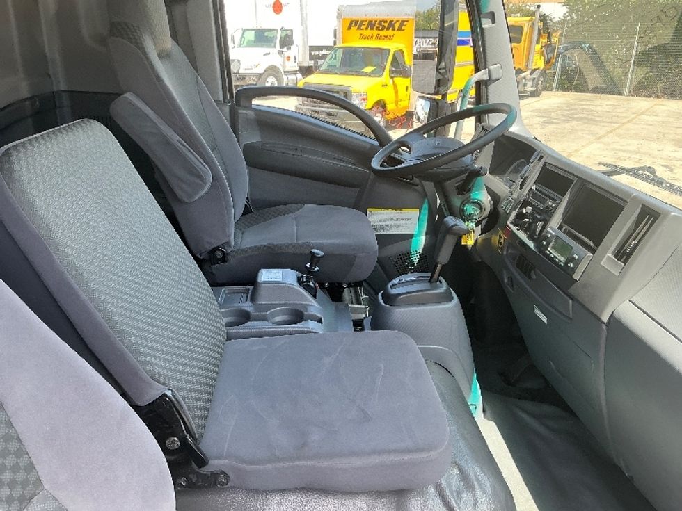 Refrigerated Truck-Light and Medium Duty Trucks-Isuzu-2020-FTR-Torrance-CA-33,306\n\t\tmiles-$ 64,250 - Image 22