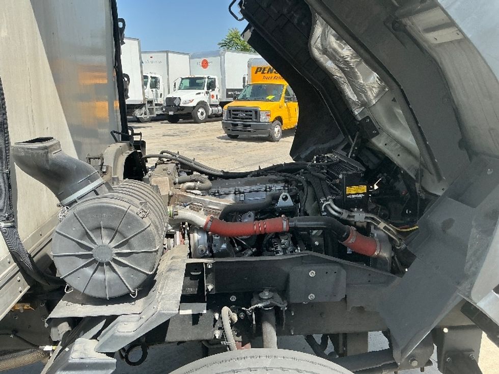 Refrigerated Truck-Light and Medium Duty Trucks-Isuzu-2020-FTR-Torrance-CA-33,306\n\t\tmiles-$ 64,250 - Image 23