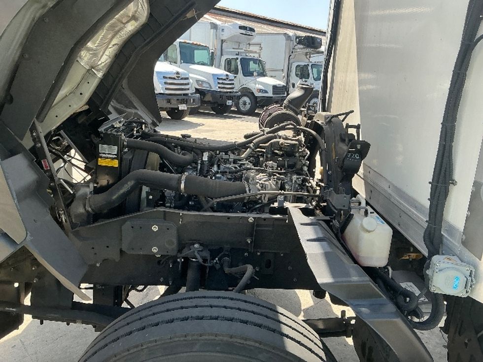 Refrigerated Truck-Light and Medium Duty Trucks-Isuzu-2020-FTR-Torrance-CA-33,306\n\t\tmiles-$ 64,250 - Image 24