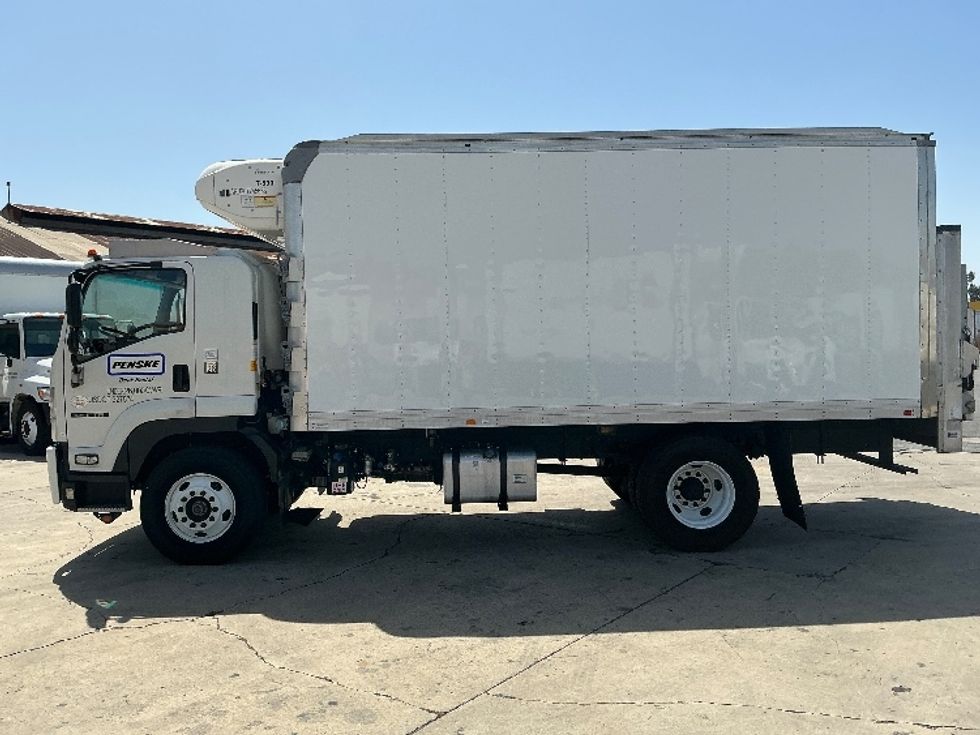Refrigerated Truck-Light and Medium Duty Trucks-Isuzu-2020-FTR-Torrance-CA-33,306\n\t\tmiles-$ 64,250 - Image 4