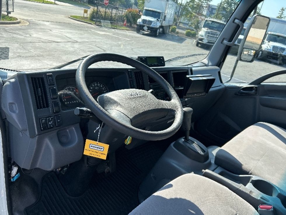 Refrigerated Truck-Light and Medium Duty Trucks-Isuzu-2020-NPR EFI-Sandston-VA-100,138\n\t\tmiles-$ 49,500 - Image 17