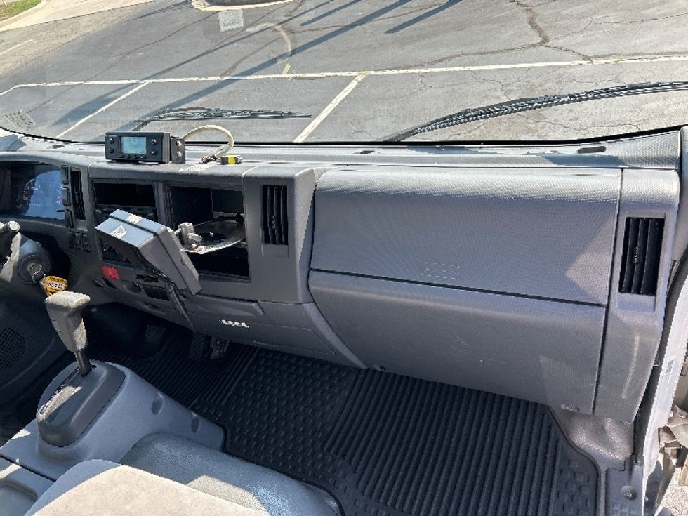 Refrigerated Truck-Light and Medium Duty Trucks-Isuzu-2020-NPR EFI-Sandston-VA-100,138\n\t\tmiles-$ 49,500 - Image 21