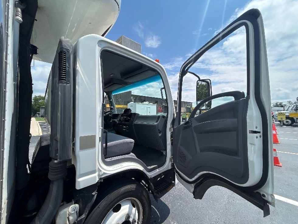 Refrigerated Truck-Light and Medium Duty Trucks-Isuzu-2020-NPR EFI-Swedesboro-NJ-125,125\n\t\tmiles-$ 47,000 - Image 19
