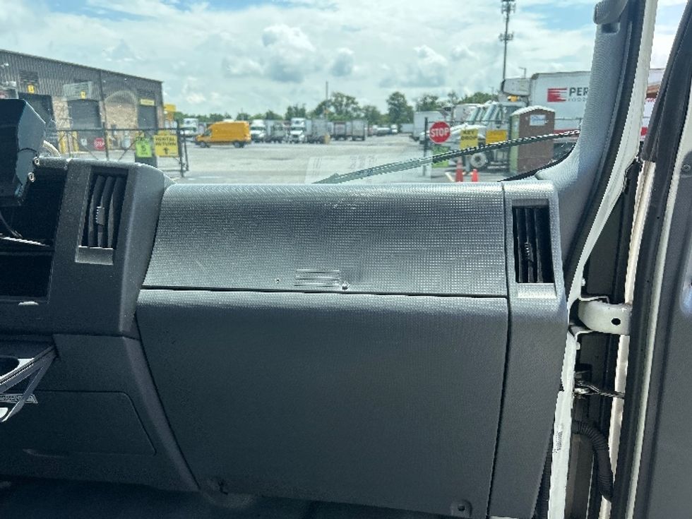 Refrigerated Truck-Light and Medium Duty Trucks-Isuzu-2020-NPR EFI-Swedesboro-NJ-125,125\n\t\tmiles-$ 47,000 - Image 20