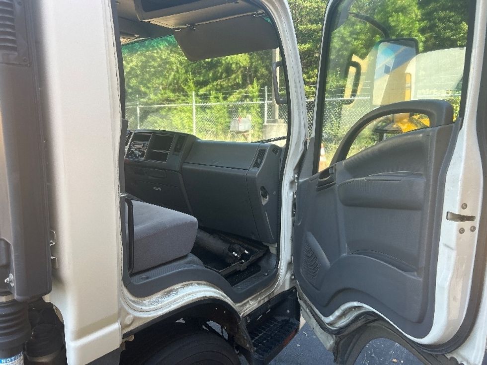 Refrigerated Truck-Light and Medium Duty Trucks-Isuzu-2020-NPRXD-Winston Salem-NC-139,000\n\t\tmiles-$ 19,000 - Image 14