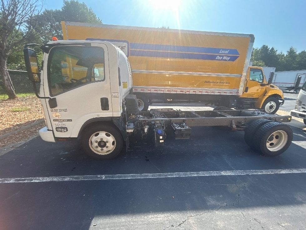 Refrigerated Truck-Light and Medium Duty Trucks-Isuzu-2020-NPRXD-Winston Salem-NC-139,000\n\t\tmiles-$ 19,000 - Image 4