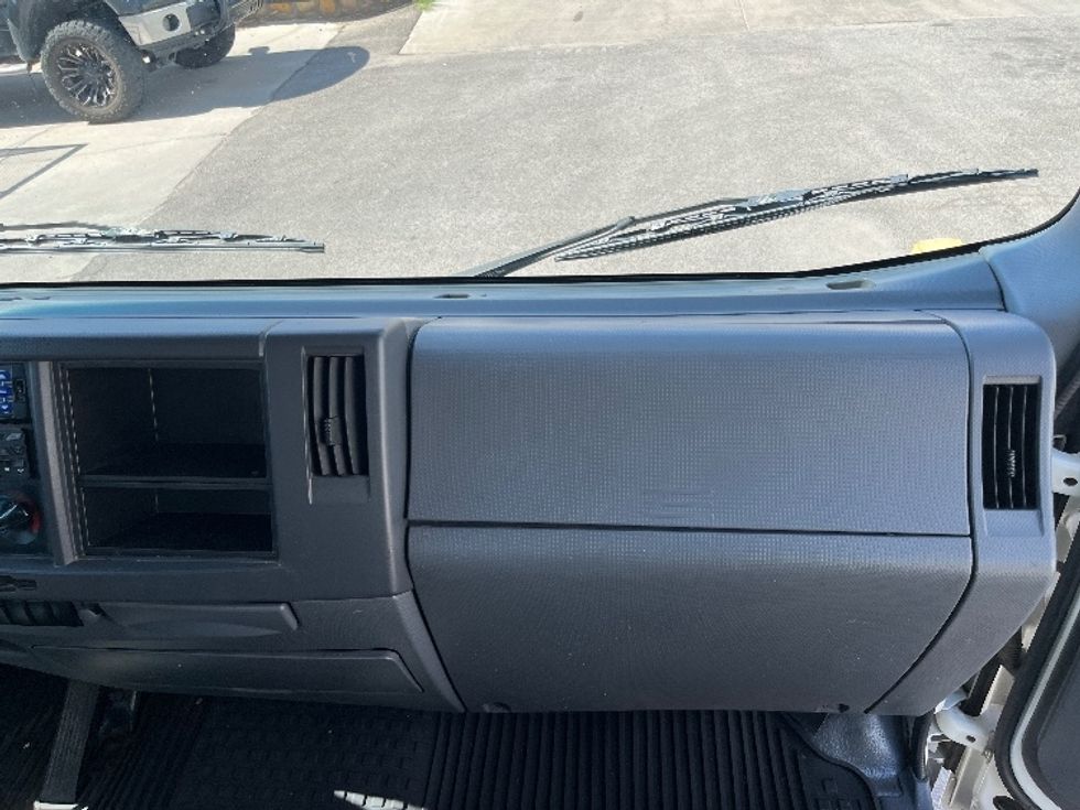 Refrigerated Truck-Light and Medium Duty Trucks-Isuzu-2020-NQR-El Paso-TX-66,100\n\t\tmiles-$ 59,500 - Image 21