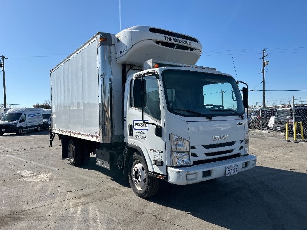 Refrigerated Truck-Light and Medium Duty Trucks-Isuzu-2020-NQR-Fresno-CA-117,135\n\t\tmiles-$ 59,000 - Image 1
