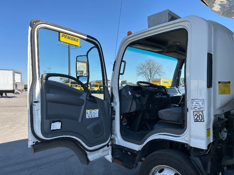 Refrigerated Truck-Light and Medium Duty Trucks-Isuzu-2020-NQR-Fresno-CA-117,135\n\t\tmiles-$ 59,000 - Image 16