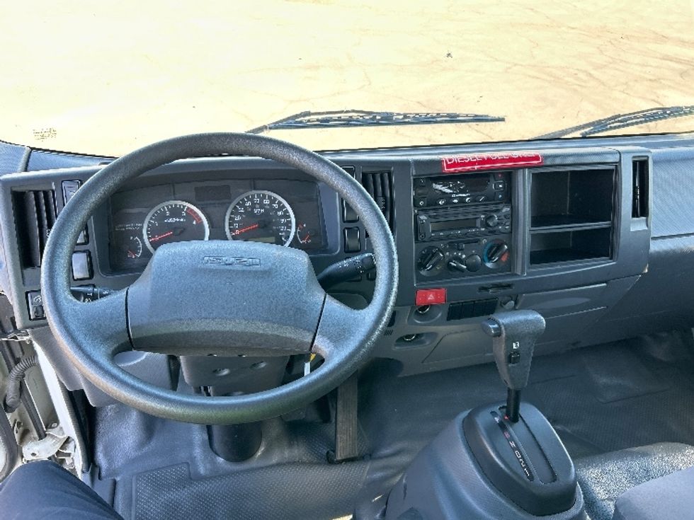 Refrigerated Truck-Light and Medium Duty Trucks-Isuzu-2020-NQR-Fresno-CA-117,135\n\t\tmiles-$ 59,000 - Image 17