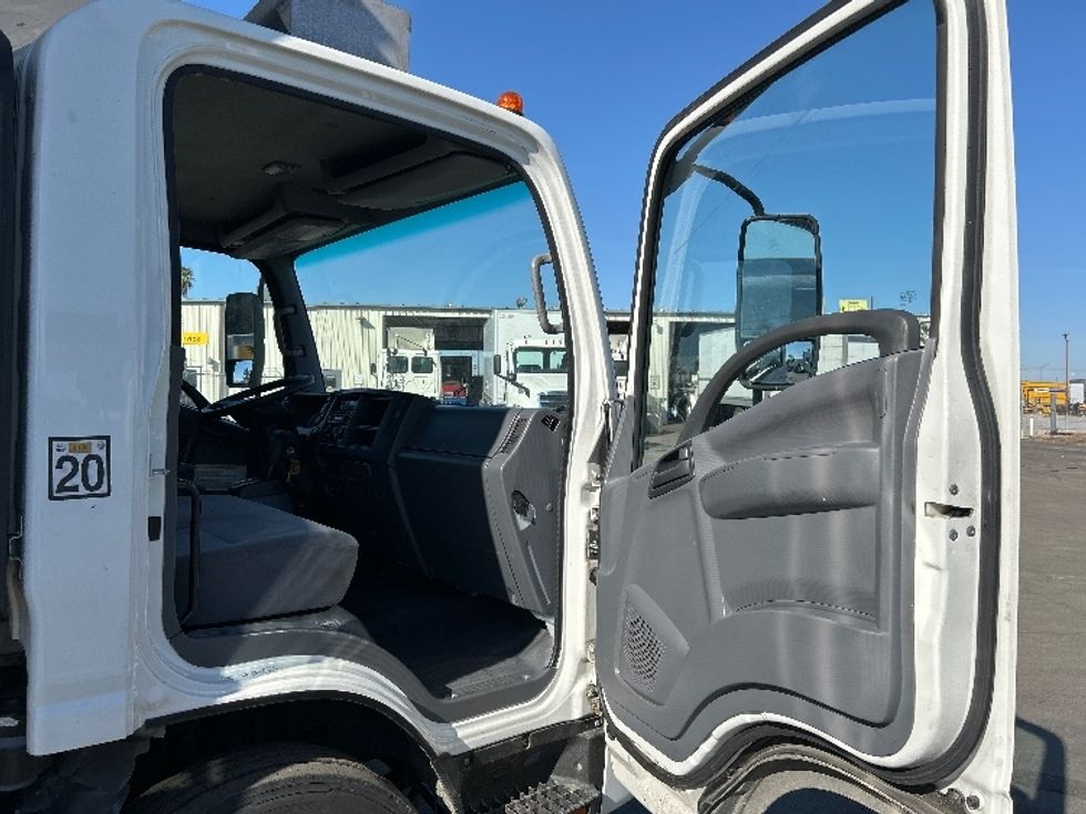 Refrigerated Truck-Light and Medium Duty Trucks-Isuzu-2020-NQR-Fresno-CA-117,135\n\t\tmiles-$ 59,000 - Image 20