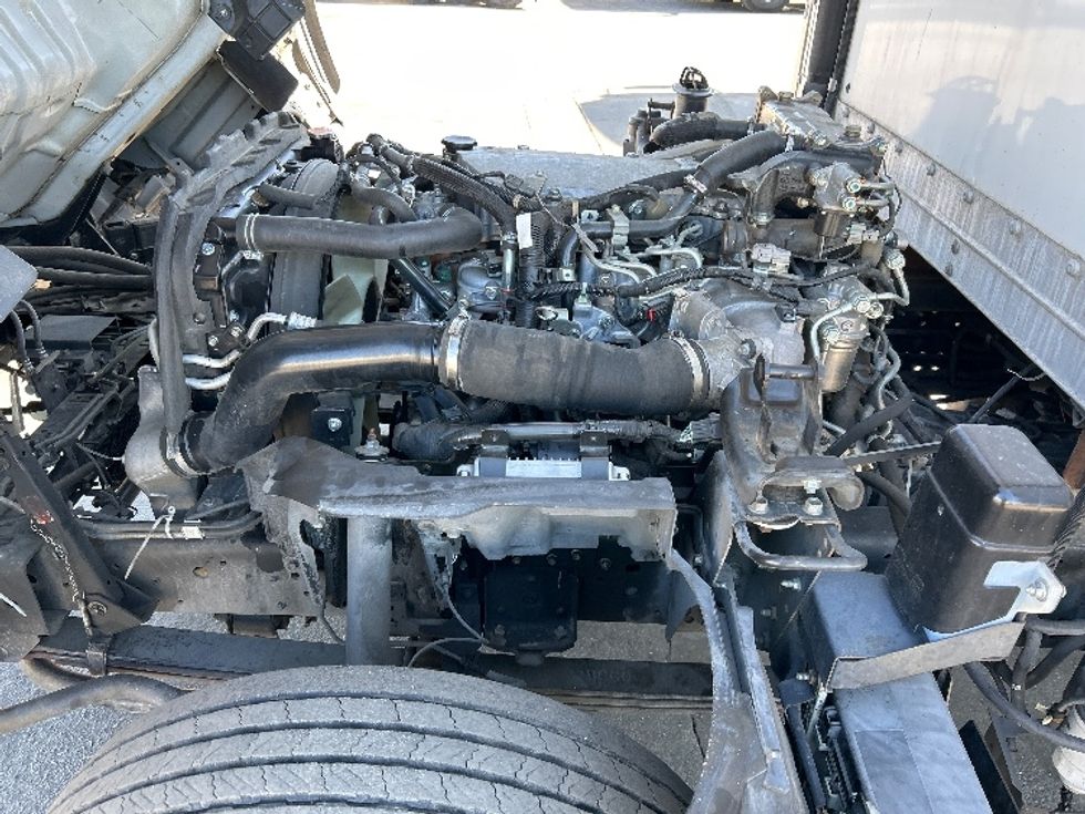 Refrigerated Truck-Light and Medium Duty Trucks-Isuzu-2020-NQR-Fresno-CA-117,135\n\t\tmiles-$ 59,000 - Image 24