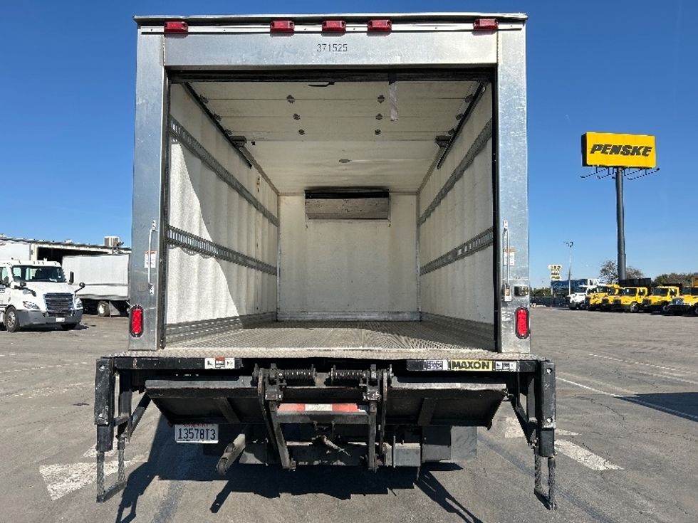 Refrigerated Truck-Light and Medium Duty Trucks-Isuzu-2020-NQR-Fresno-CA-117,135\n\t\tmiles-$ 59,000 - Image 8