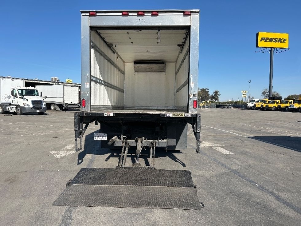 Refrigerated Truck-Light and Medium Duty Trucks-Isuzu-2020-NQR-Fresno-CA-117,135\n\t\tmiles-$ 59,000 - Image 9