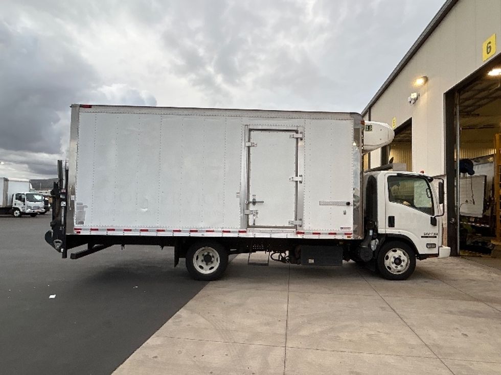 Refrigerated Truck-Light and Medium Duty Trucks-Isuzu-2020-NQR-La Mirada-CA-107,015\n\t\tmiles-$ 47,500 - Image 15