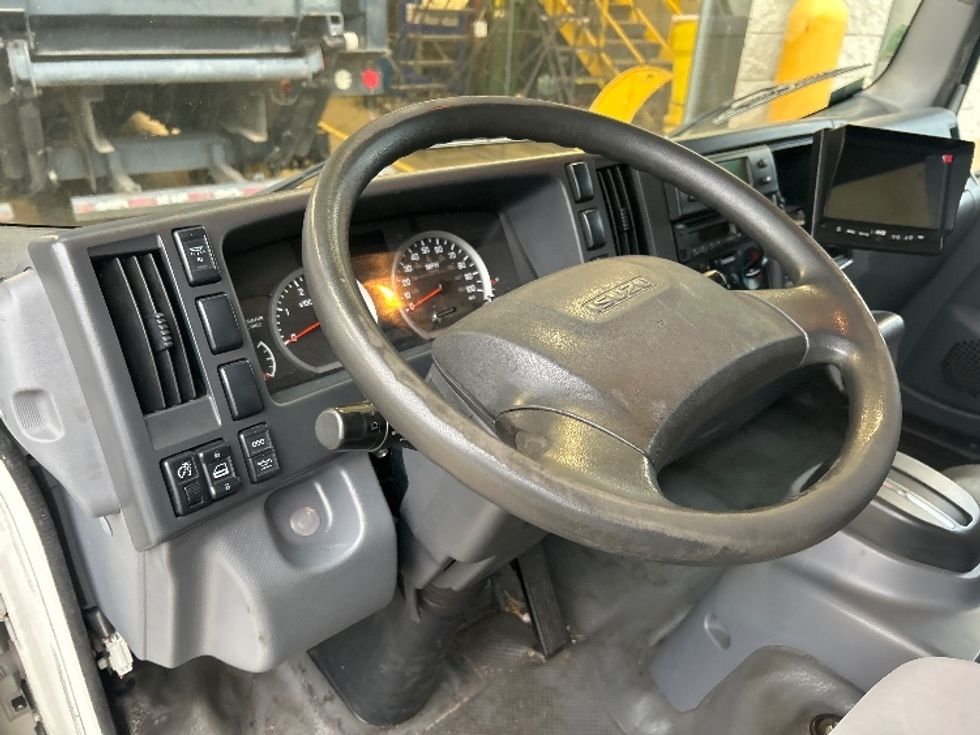 Refrigerated Truck-Light and Medium Duty Trucks-Isuzu-2020-NQR-La Mirada-CA-107,015\n\t\tmiles-$ 47,500 - Image 17