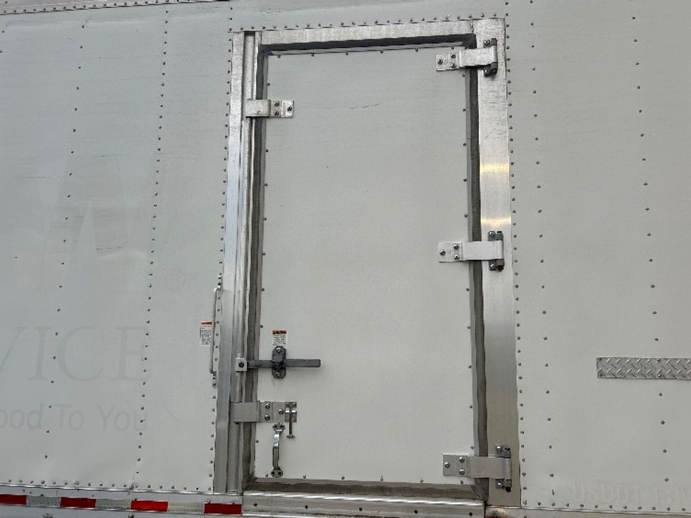 Refrigerated Truck-Light and Medium Duty Trucks-Isuzu-2020-NQR-La Mirada-CA-107,015\n\t\tmiles-$ 47,500 - Image 25