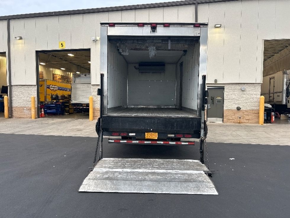 Refrigerated Truck-Light and Medium Duty Trucks-Isuzu-2020-NQR-La Mirada-CA-107,015\n\t\tmiles-$ 47,500 - Image 9