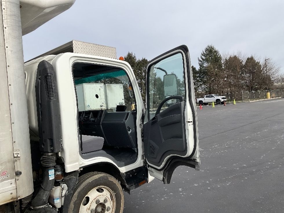 Refrigerated Truck-Light and Medium Duty Trucks-Isuzu-2020-NQR-Lancaster-PA-117,526\n\t\tmiles-$ 52,000 - Image 20