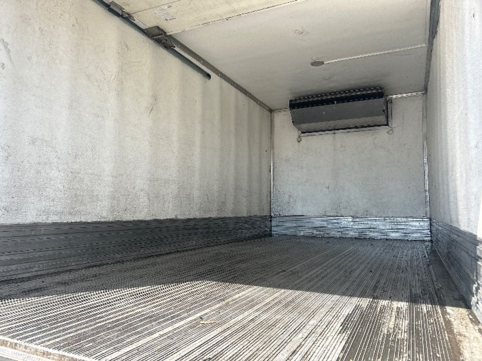 Refrigerated Truck-Light and Medium Duty Trucks-Isuzu-2020-NQR-Memphis-TN-135,520\n\t\tmiles-$ 51,000 - Image 10