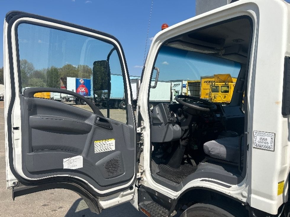 Refrigerated Truck-Light and Medium Duty Trucks-Isuzu-2020-NQR-Memphis-TN-135,520\n\t\tmiles-$ 51,000 - Image 15