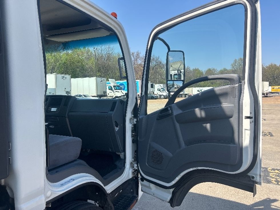 Refrigerated Truck-Light and Medium Duty Trucks-Isuzu-2020-NQR-Memphis-TN-135,520\n\t\tmiles-$ 51,000 - Image 19