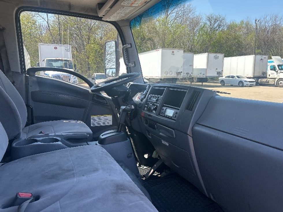 Refrigerated Truck-Light and Medium Duty Trucks-Isuzu-2020-NQR-Memphis-TN-135,520\n\t\tmiles-$ 51,000 - Image 21