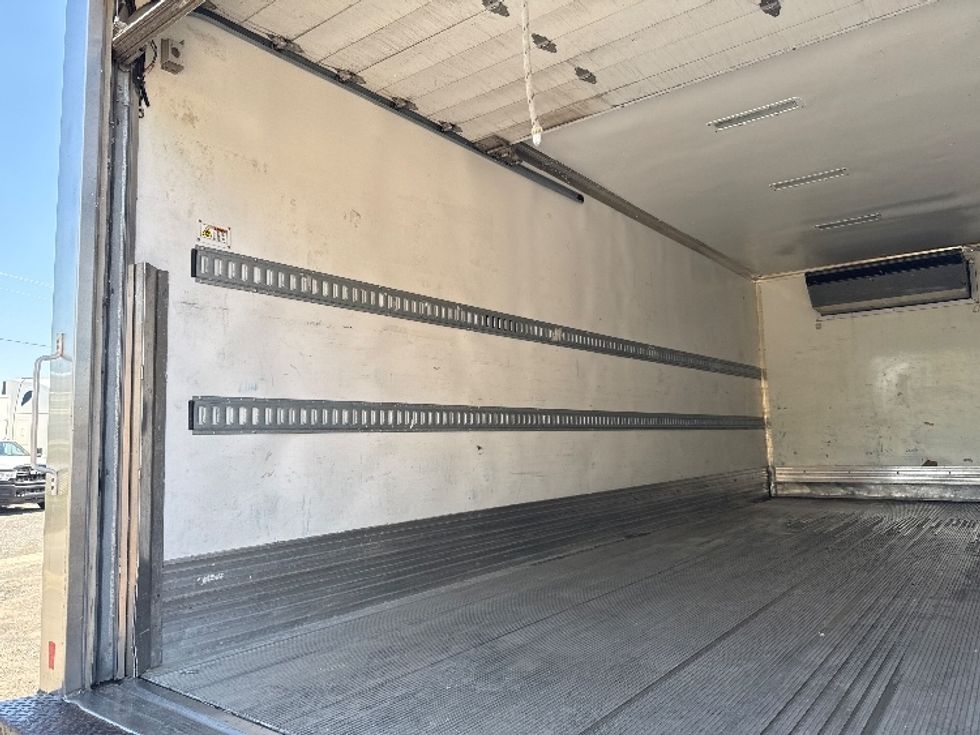 Refrigerated Truck-Light and Medium Duty Trucks-Isuzu-2020-NQR-Muskogee-OK-158,139\n\t\tmiles-$ 35,000 - Image 11