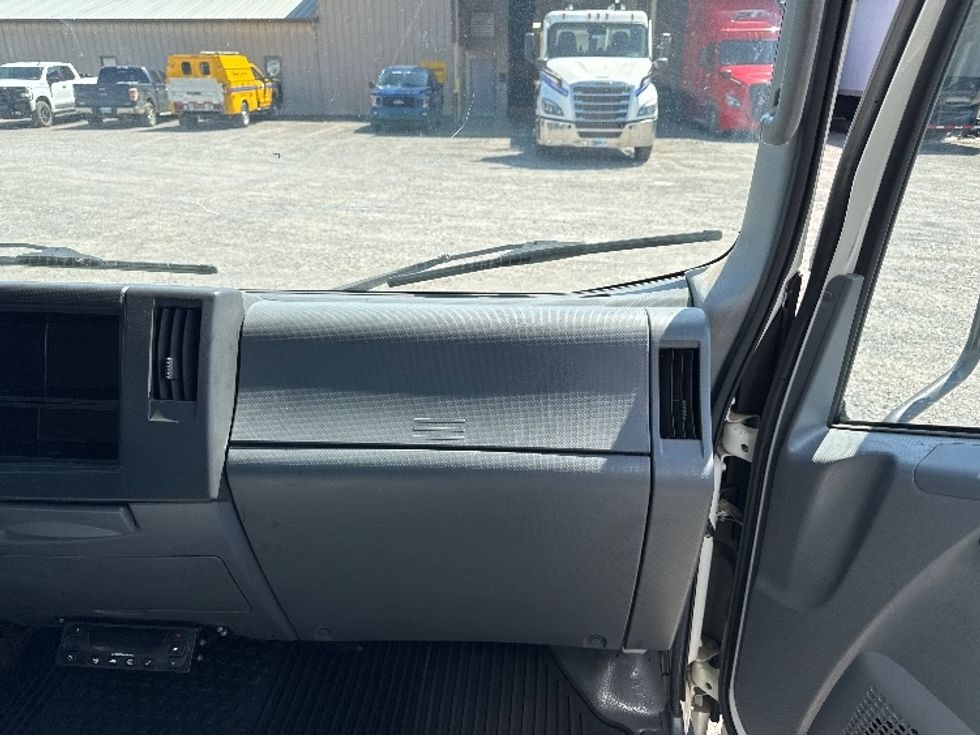 Refrigerated Truck-Light and Medium Duty Trucks-Isuzu-2020-NQR-Muskogee-OK-158,139\n\t\tmiles-$ 35,000 - Image 21