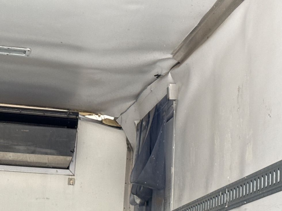 Refrigerated Truck-Light and Medium Duty Trucks-Isuzu-2020-NQR-Muskogee-OK-158,139\n\t\tmiles-$ 35,000 - Image 28