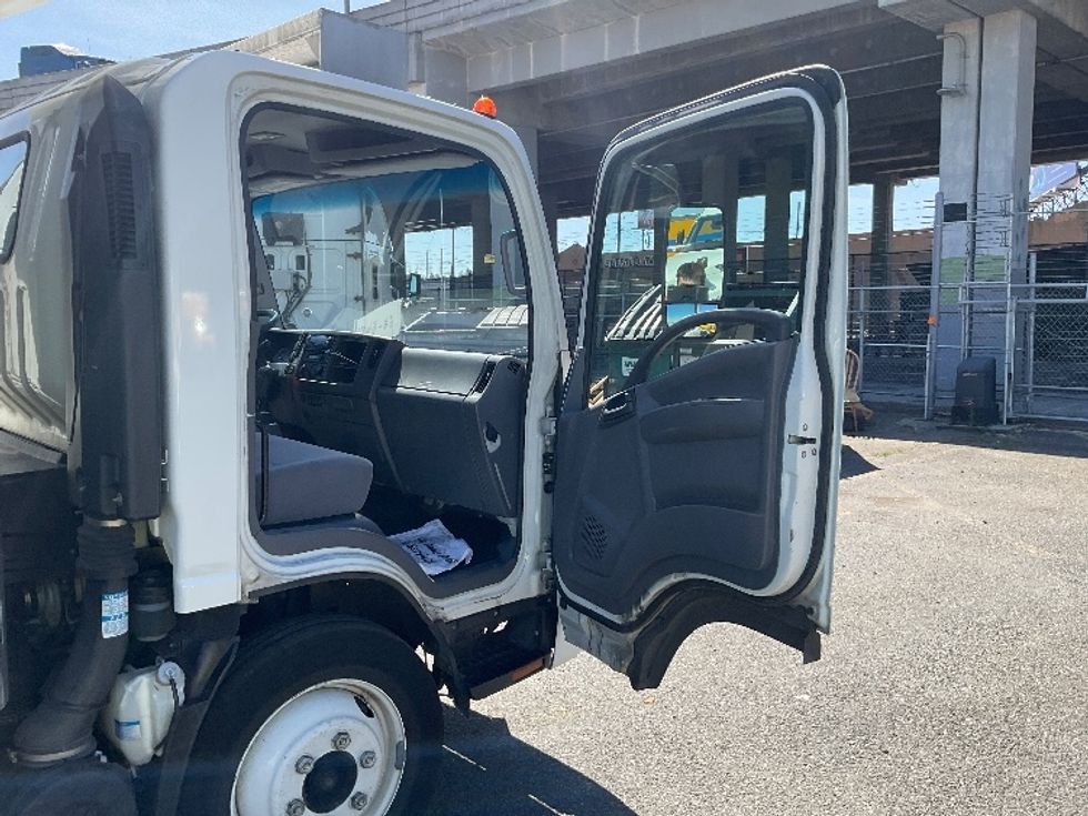 Refrigerated Truck-Light and Medium Duty Trucks-Isuzu-2020-NQR-Seattle-WA-115,065\n\t\tmiles-$ 56,750 - Image 19