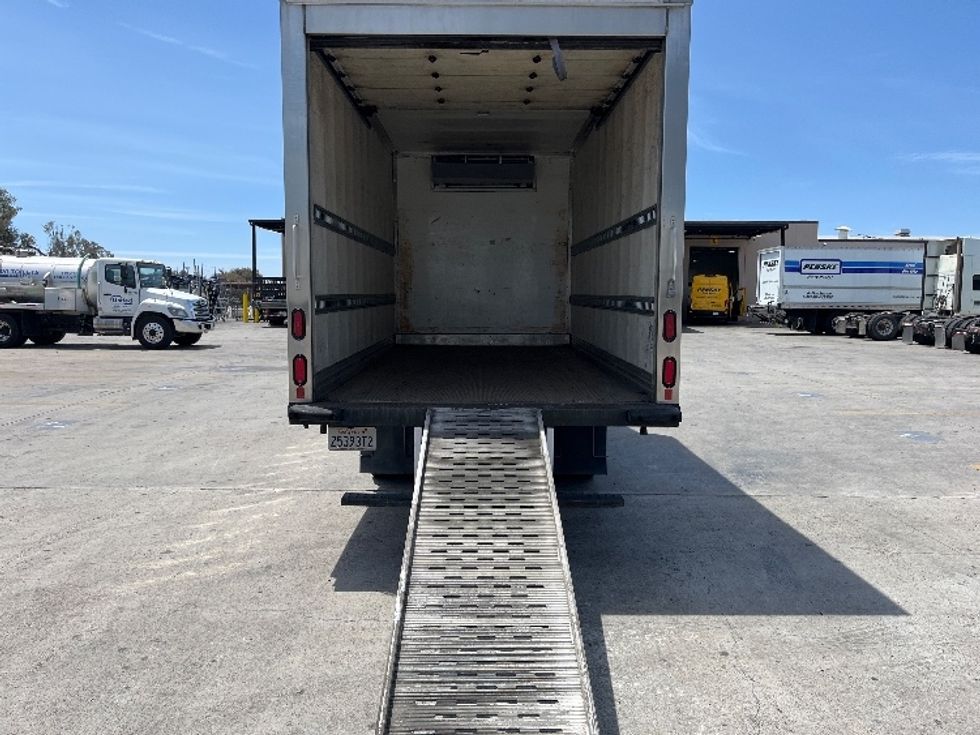 Refrigerated Truck-Light and Medium Duty Trucks-Isuzu-2020-NQR-Torrance-CA-149,691\n\t\tmiles-$ 49,000 - Image 9
